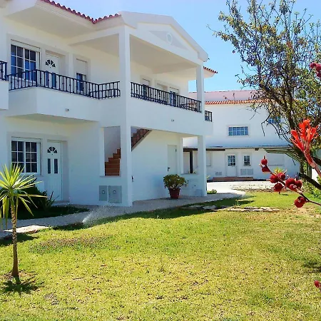 Apartman Welcoming In 60 M² With Shared Pool *