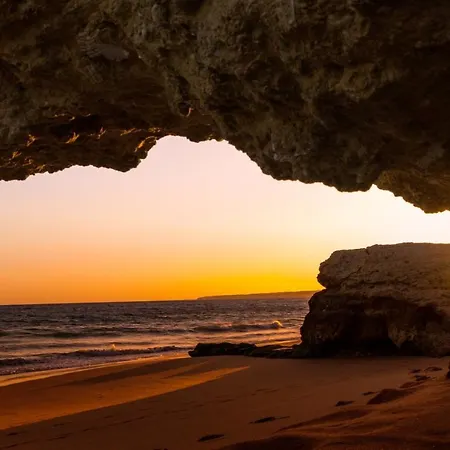 Appartement Welcoming In 60 M² With Shared Pool Albufeira