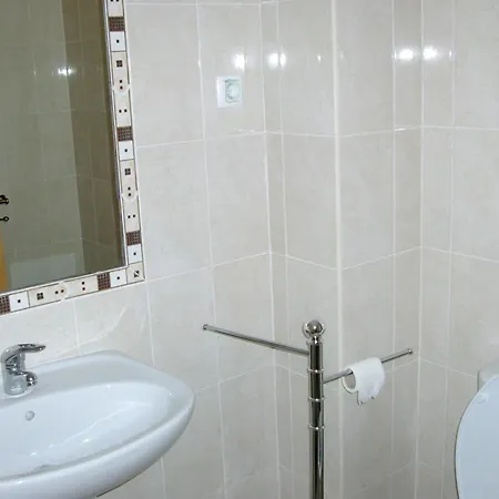 Welcoming In 60 M² With Shared Pool *