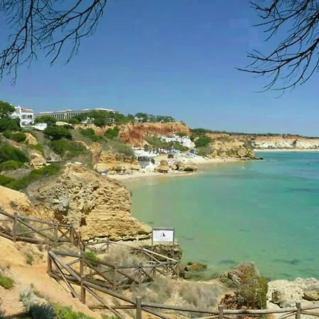 Apartment Serene Oasis: With Pool And Access Albufeira