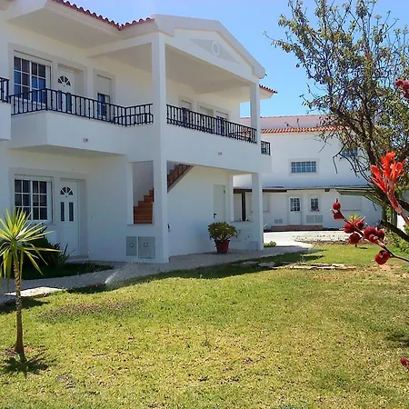Serene Oasis: With Pool And Access
