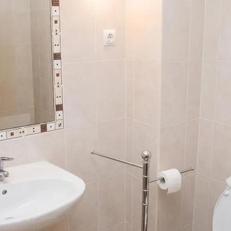 Welcoming In 60 M² With Shared Pool