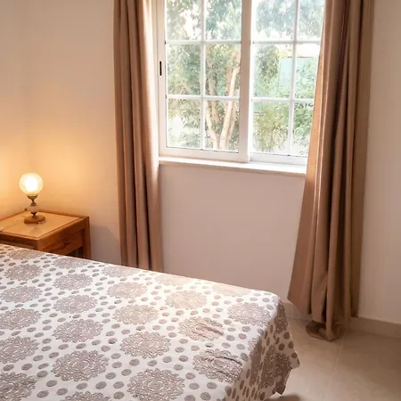 Welcoming In 60 M² With Shared Pool Αλμπουφέιρα