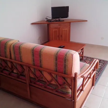 Serene Oasis: With Pool And Access *