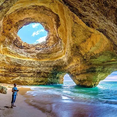 Serene Oasis: With Pool And Access *