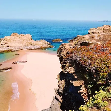 Serene Oasis: With Pool And Access